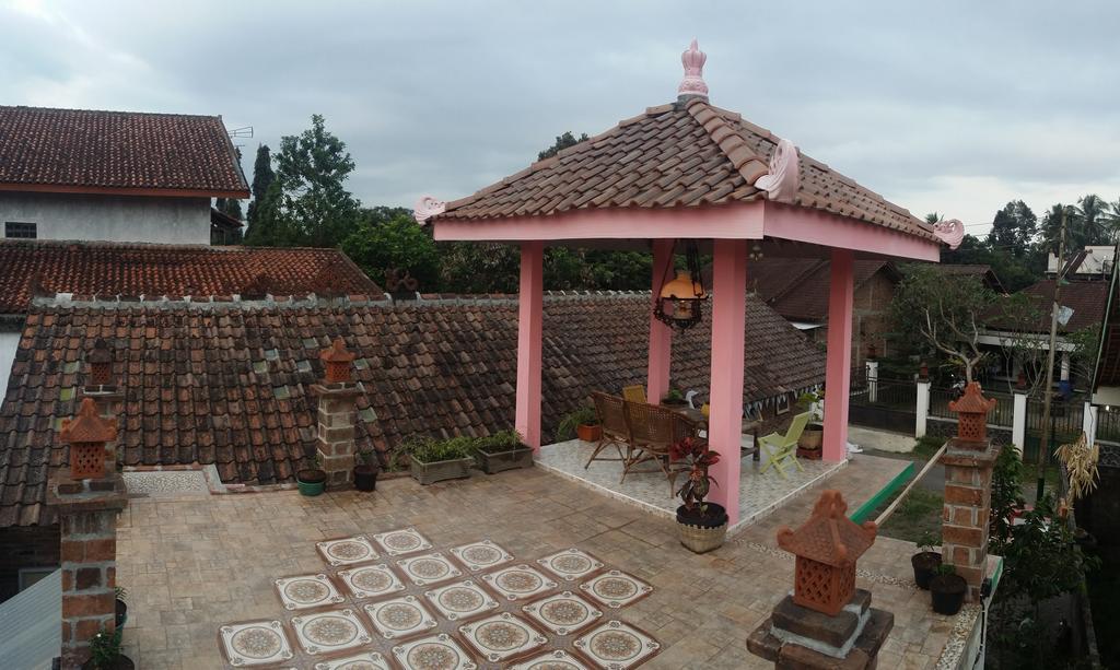 Jaswan Inn Borobudur Magelang Extérieur photo